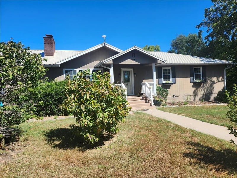 36405 Hedge Lane Rd, Paola, KS 66071