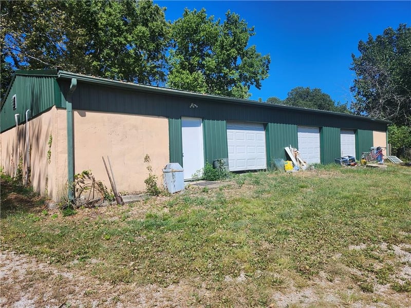 36405 Hedge Lane Rd, Paola, KS 66071