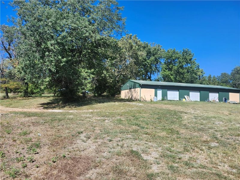 36405 Hedge Lane Rd, Paola, KS 66071