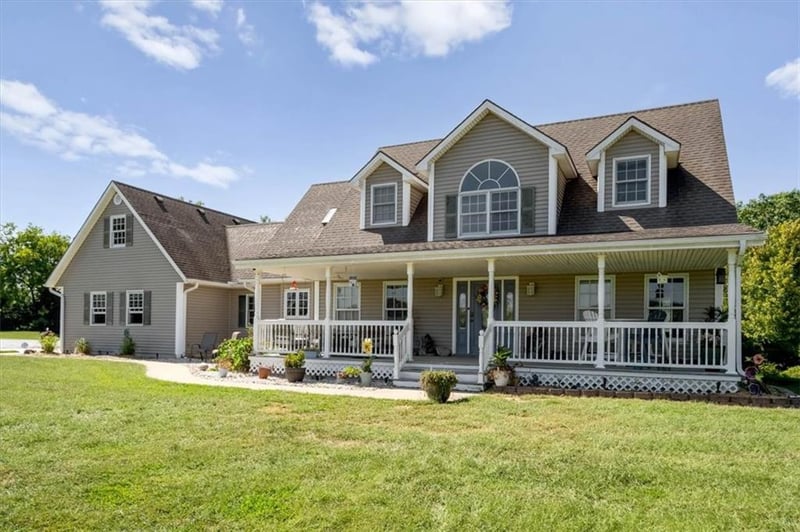 705 Broadway Ave, Richmond, MO 64085