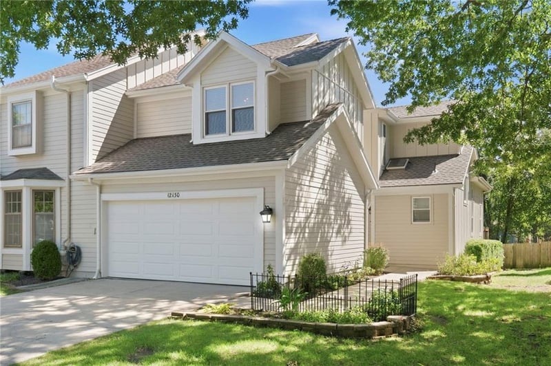 12130 England St, Overland Park, KS 66213
