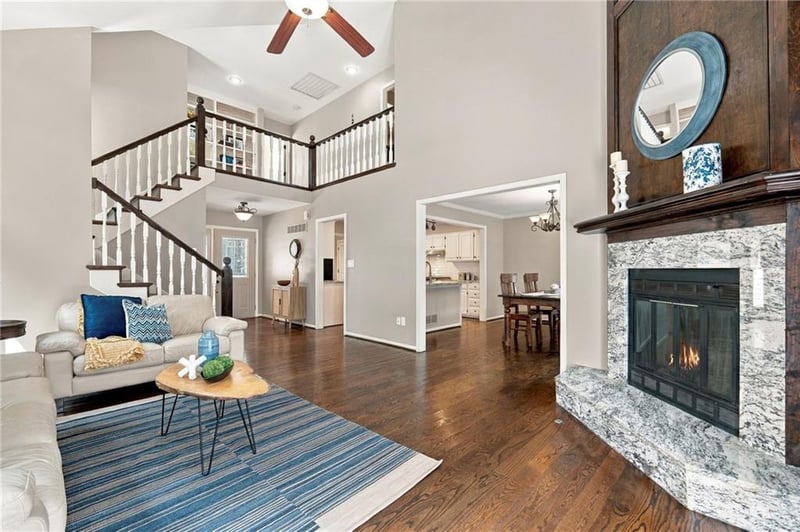 12130 England St, Overland Park, KS 66213