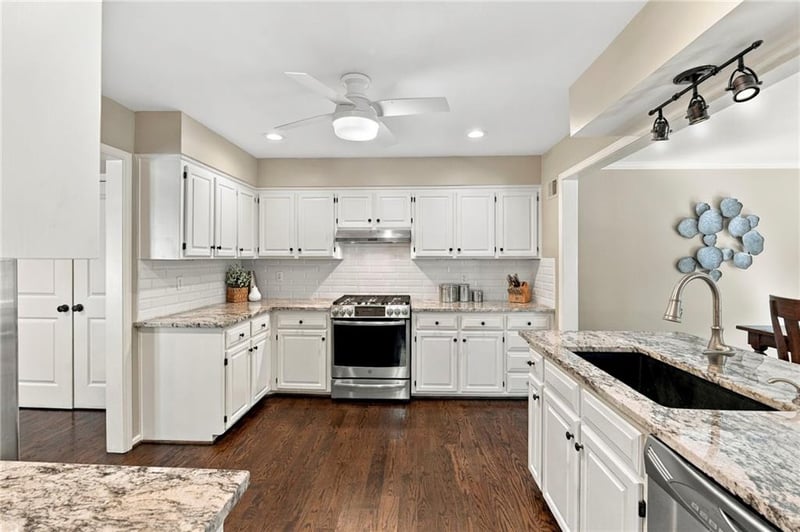 12130 England St, Overland Park, KS 66213