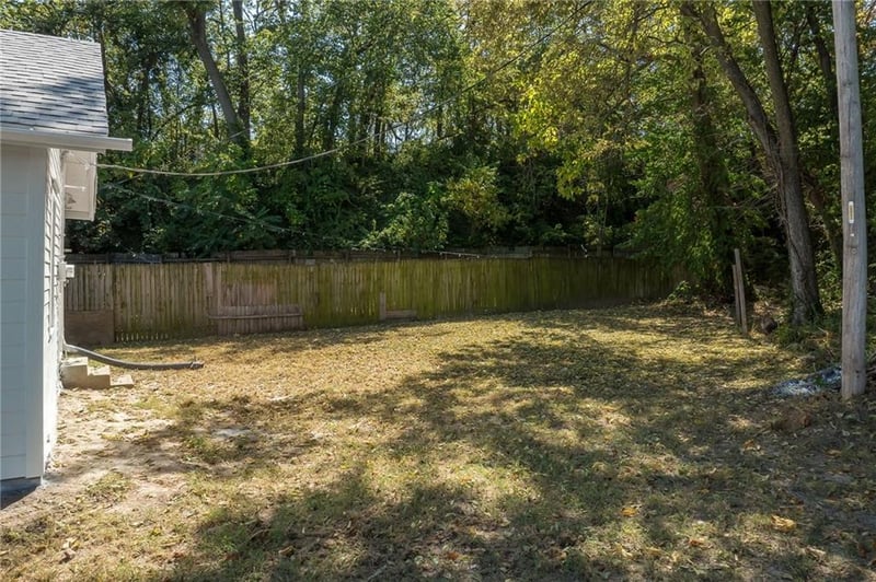 1318 S 22nd St, St Joseph, MO 64507