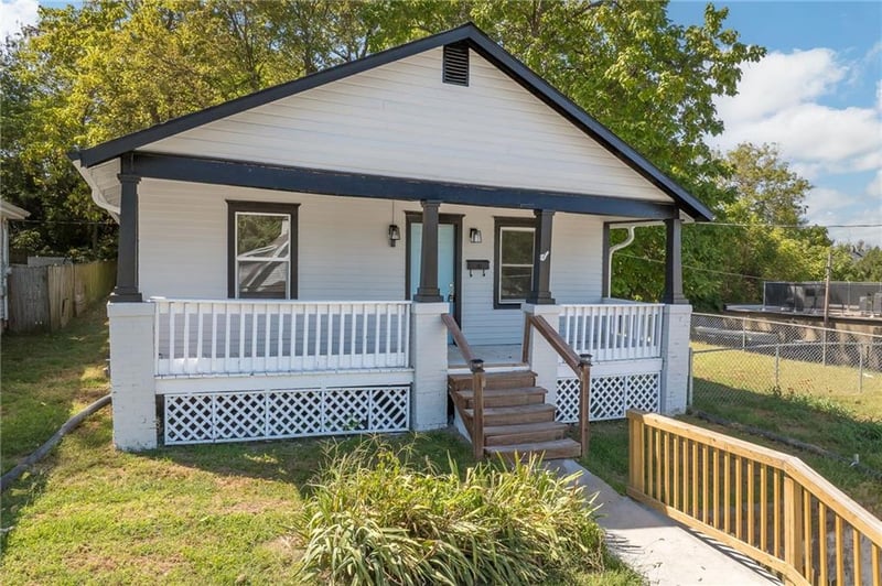 1318 S 22nd St, St Joseph, MO 64507