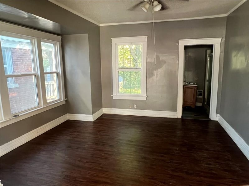 3207 E 27th St, Kansas City, MO 64127