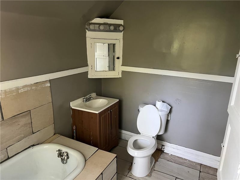 3207 E 27th St, Kansas City, MO 64127