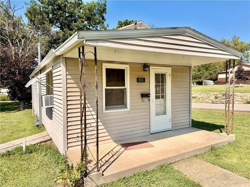 311 N Broadway St, Princeton, MO 64673