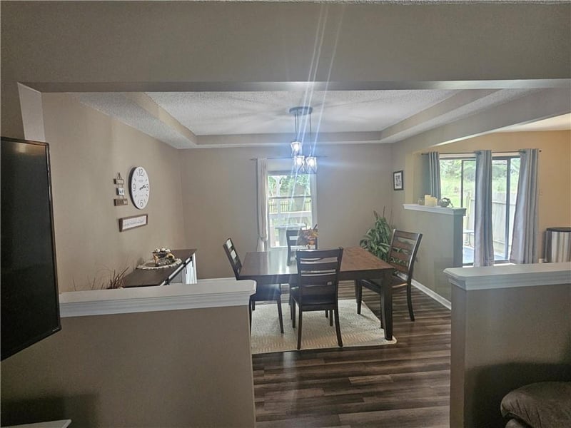201 W Foxwood Dr, Raymore, MO 64083