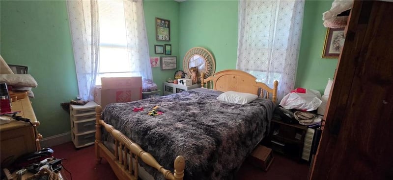 2718 Pear St, St Joseph, MO 64503
