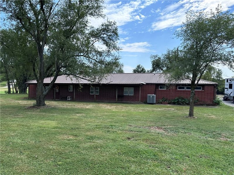 114 Se Y Hw, Warrensburg, MO 64093