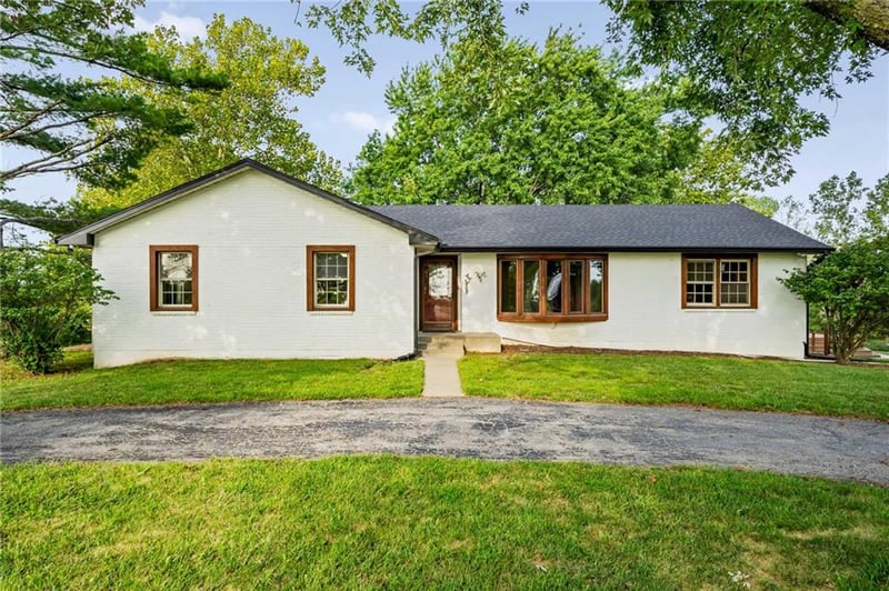 24540 Mission Belleview St, Louisburg, KS 66053