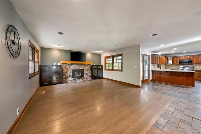 24540 Mission Belleview St, Louisburg, KS 66053