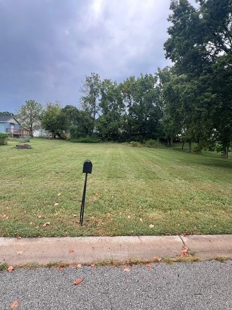 13756 Willard Ave, Bonner Springs, KS 66012