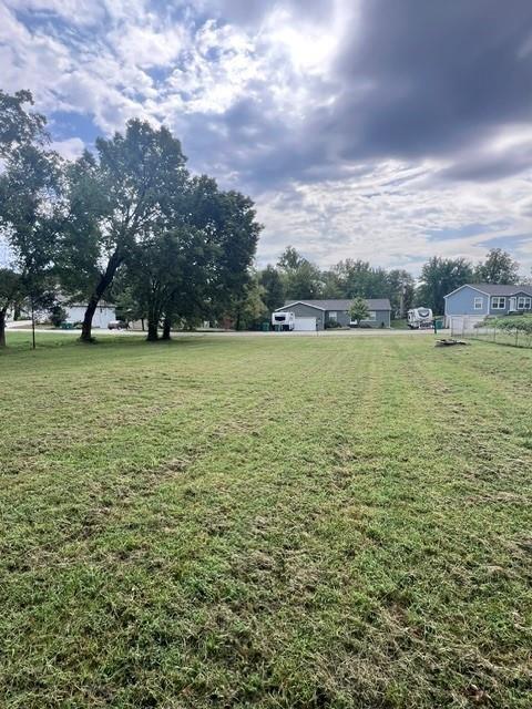 13756 Willard Ave, Bonner Springs, KS 66012