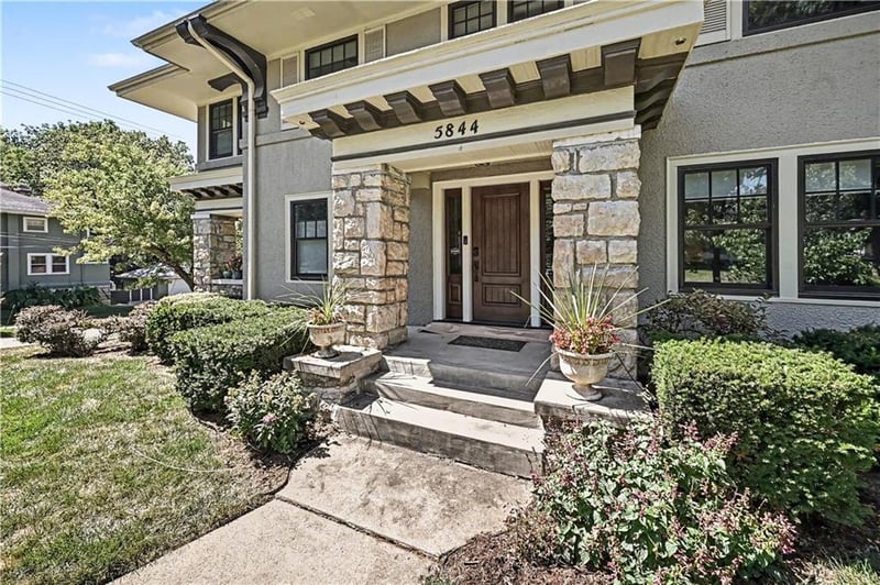 5844 Grand Ave, Kansas City, MO 64113