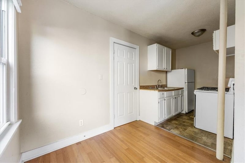 3820 Walnut St, Kansas City, MO 64111