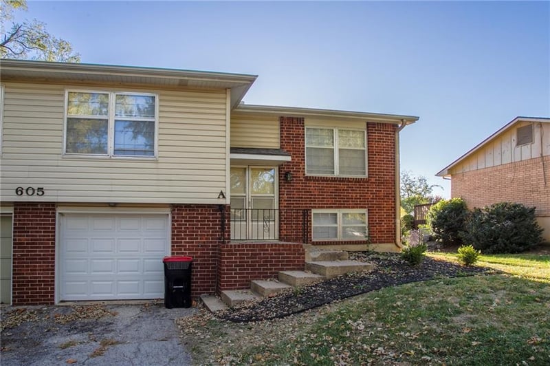 605-607 NE Lynn St, Lee's Summit, MO 64063