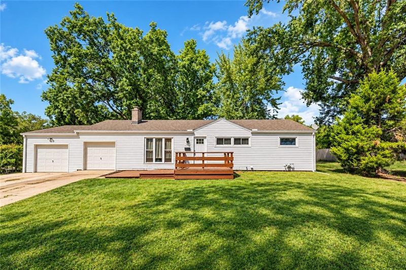 5609 N Lenox Ave, Kansas City, MO 64151