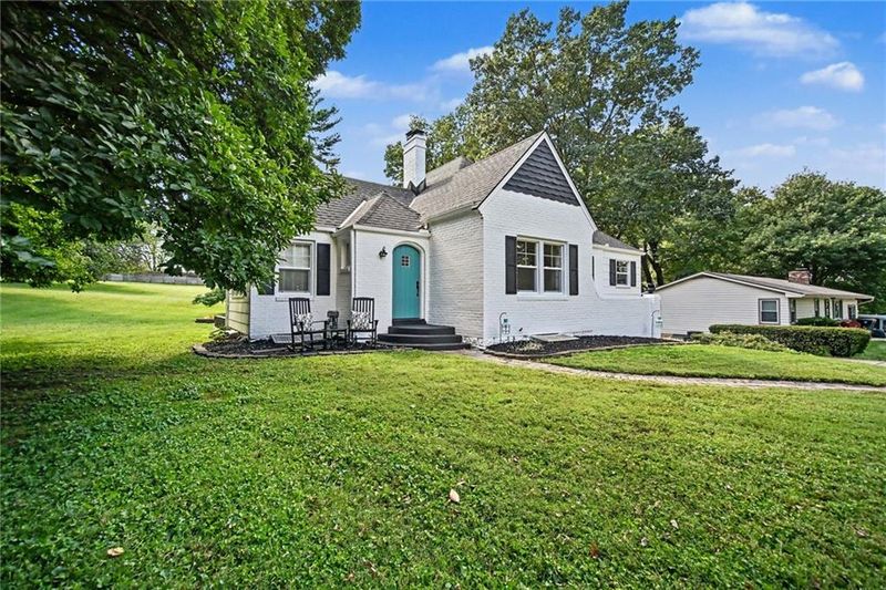 209 NW 83rd St, Kansas City, MO 64118