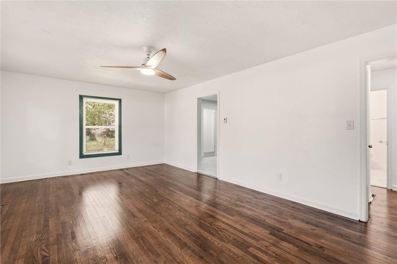 6315 E Red Bridge Rd, Kansas City, MO 64134
