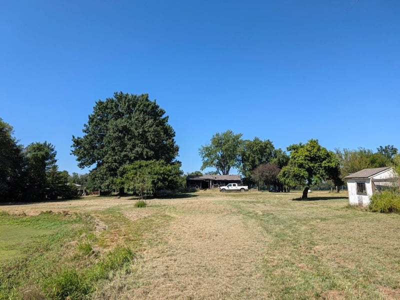 11205 S Cave Rd, Lone Jack, MO 64070
