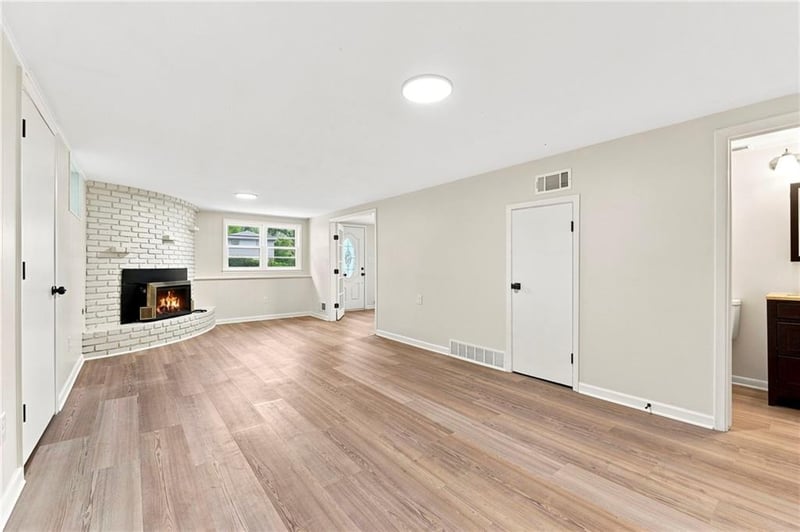 6415 W 73rd Ter, Overland Park, KS 66204