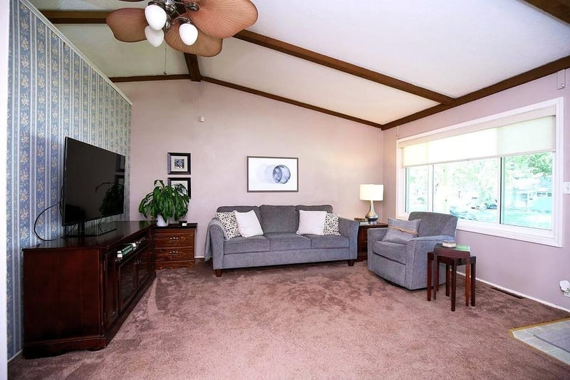 8602 Everett St, Raytown, MO 64138