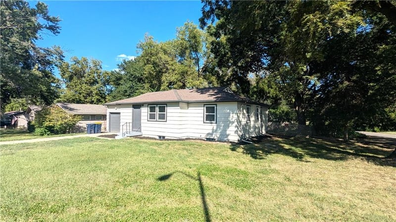 10427 Richmond Ave, Kansas City, MO 64134