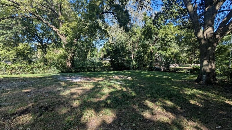 10427 Richmond Ave, Kansas City, MO 64134
