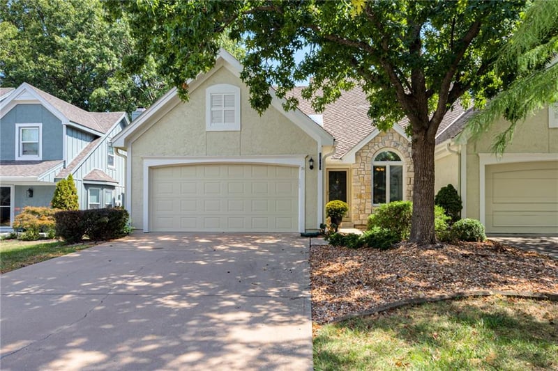 12107 Slater St, Overland Park, KS 66213