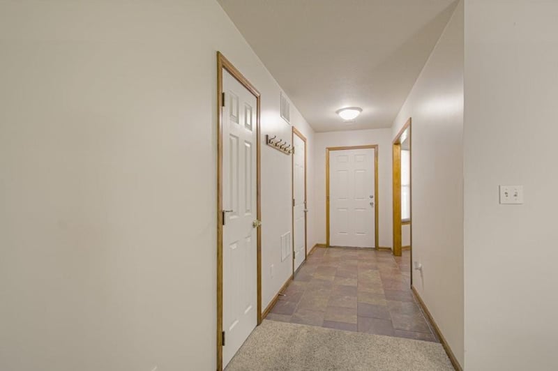 603 Creek Ridge Dr, Grain Valley, MO 64029