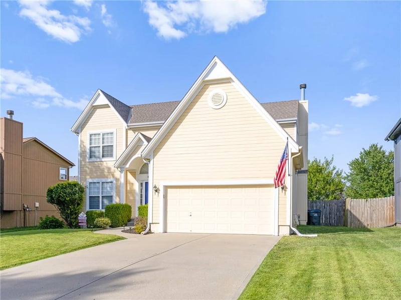 18994 W 163 Ct, Olathe, KS 66062