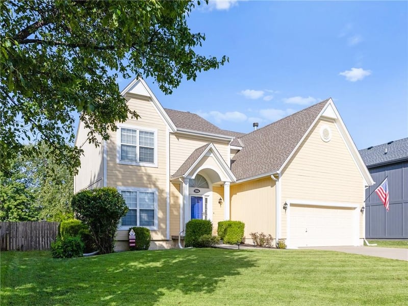 18994 W 163 Ct, Olathe, KS 66062