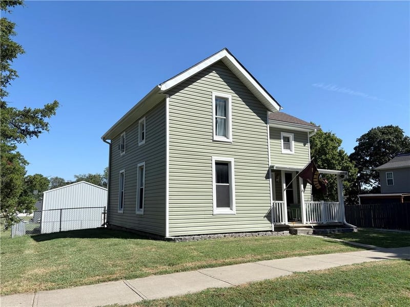 805 W Main St, Savannah, MO 64485