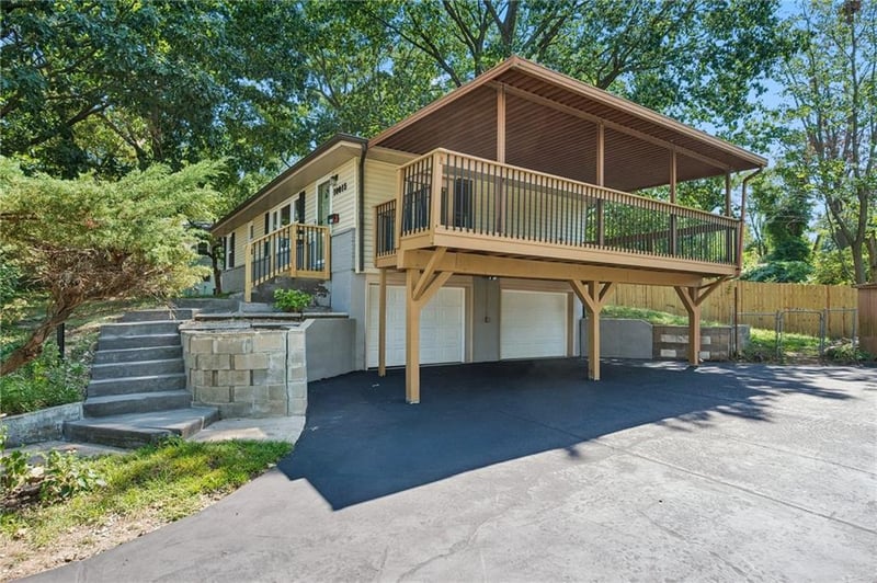 10015 E 31st St, Independence, MO 64052