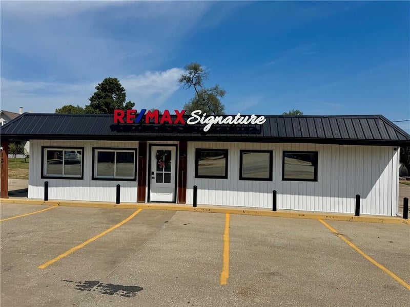 131 W North St, Peculiar, MO 64078