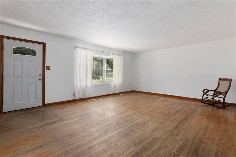 1804 Cherokee St, Leavenworth, KS 66048