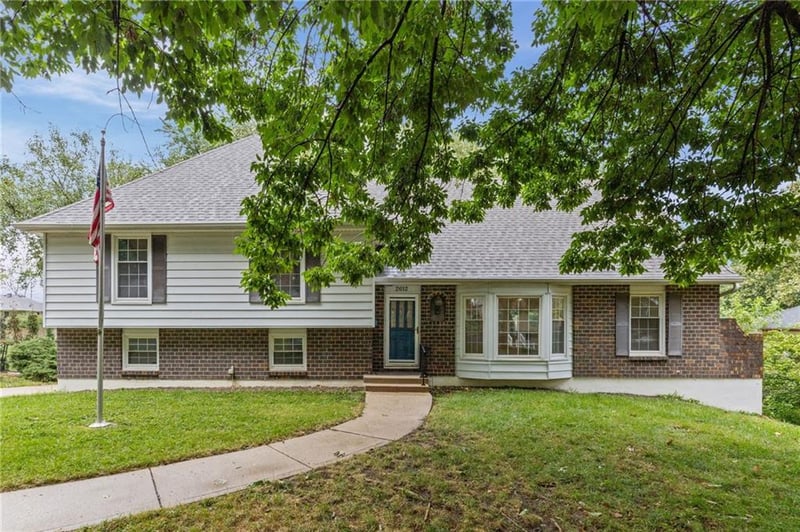 2612 NE 69th St, Gladstone, MO 64119