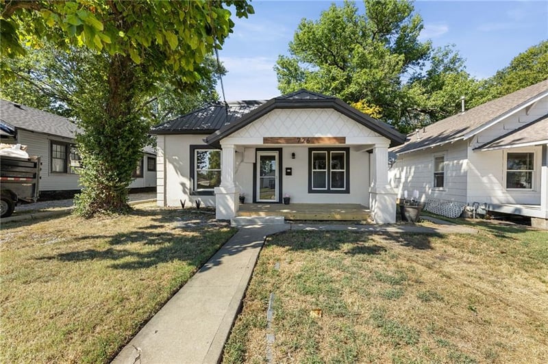 726 Pacific Ave, Osawatomie, KS 66064