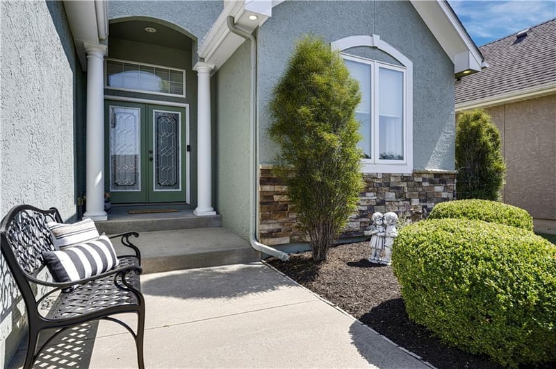 3357 SW Jessie Ln, Lee's Summit, MO 64082