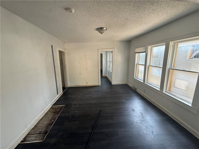 307 N Lawn Ave, Kansas City, MO 64123