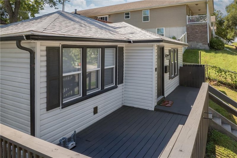 2718 Mary St, St Joseph, MO 64507