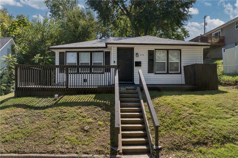 2718 Mary St, St Joseph, MO 64507