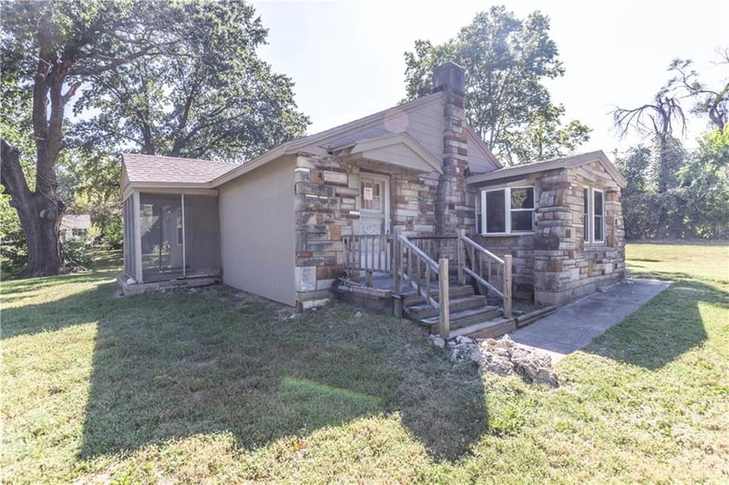 4415 August Ln, Kansas City, KS 66106