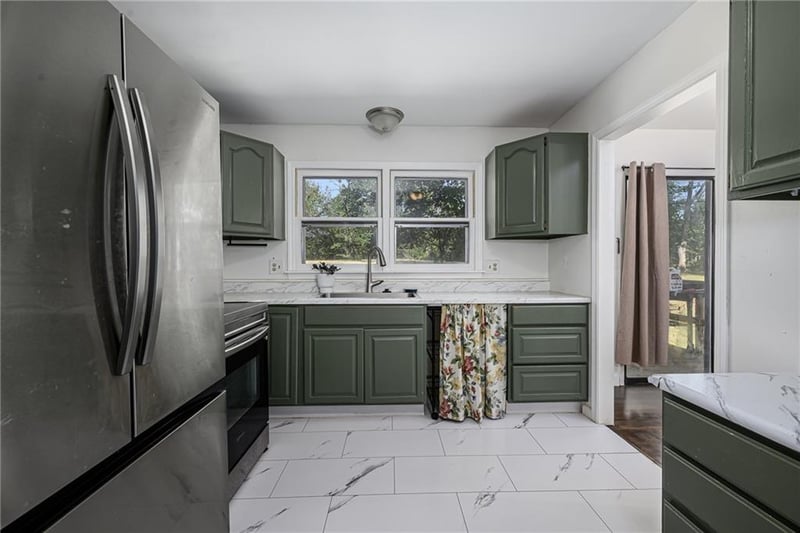 3217 Westwood Ct, Topeka, KS 66614