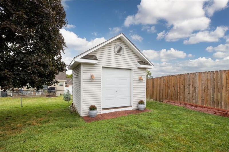 3405 Stardust Dr, St Joseph, MO 64503