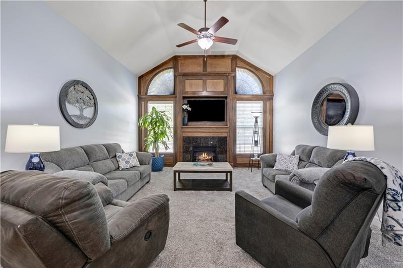 16513 W 168th Pl, Olathe, KS 66062
