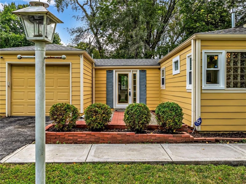 7001 Dearborn St, Overland Park, KS 66204