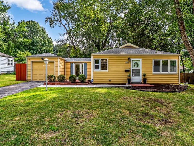 7001 Dearborn St, Overland Park, KS 66204